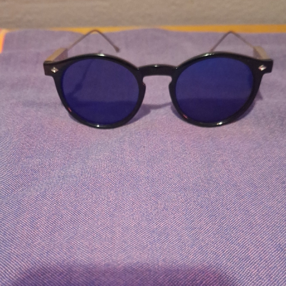 Stylish Black Sunglasses with Blue Lenses